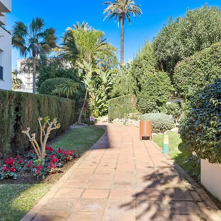Apartment 2 Bedroom In Medina Garden - Puerto Banus Marbella