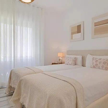 2 Bedroom In Medina Garden - Puerto Banus * Marbella